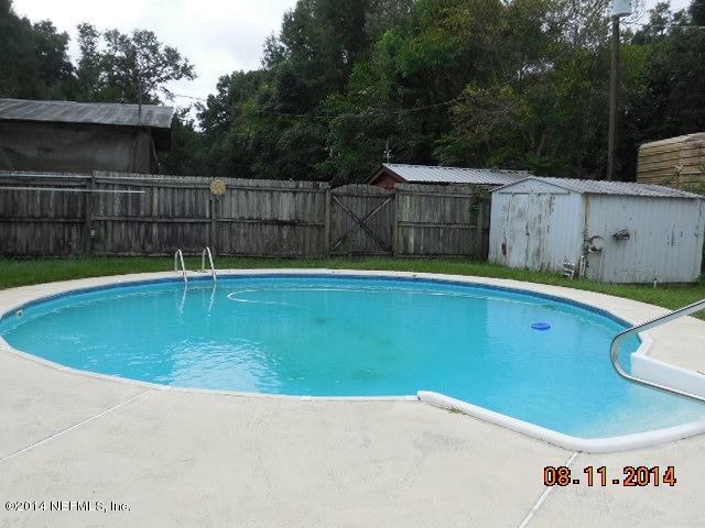 117 Carole Road Palatka, FL 32177 - Photo 2 of 10 pool