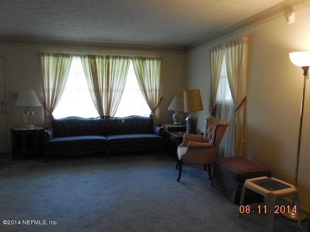 117 Carole Road Palatka, FL 32177 - Photo 4 of 10 living area