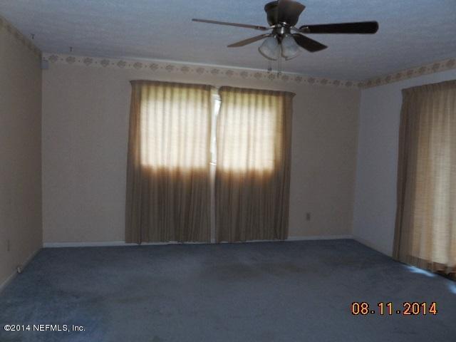 117 Carole Road Palatka, FL 32177 - Photo 6 of 10 family room