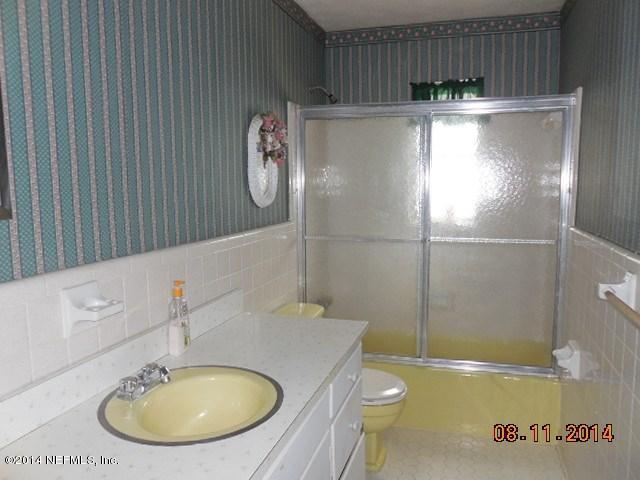 117 Carole Road Palatka, FL 32177 - Photo 10 of 10 bathroom