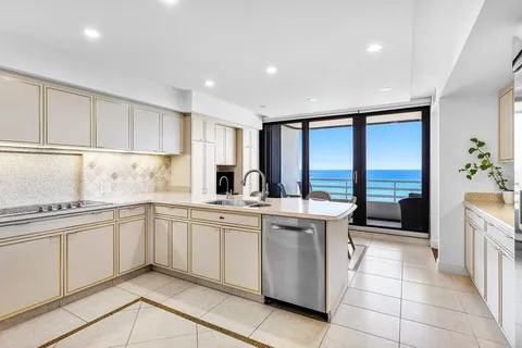 $2,290,000 | 1500 South Ocean Boulevard, Unit 804, Boca Raton, FL 33432