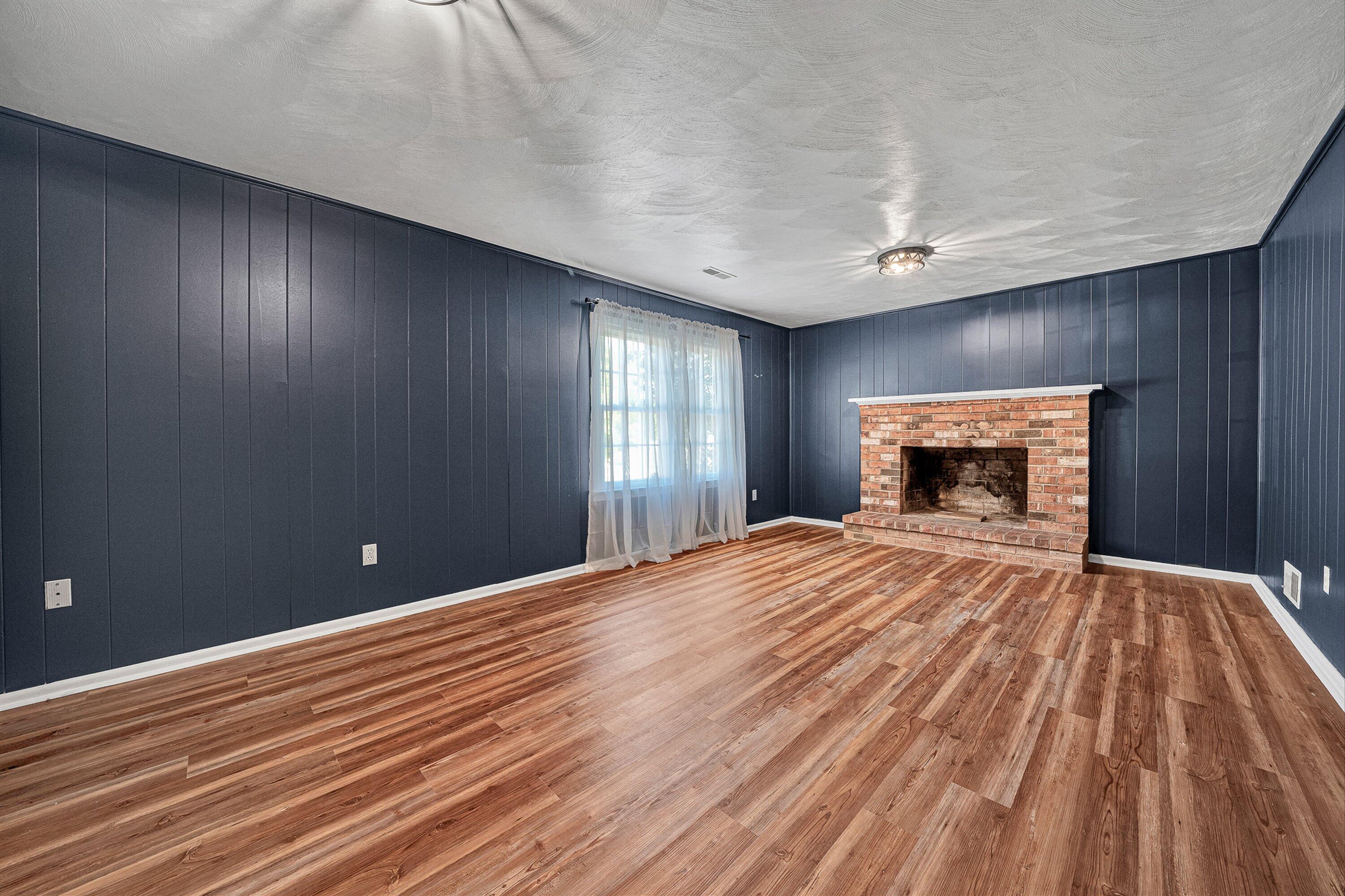 5718 Merriman Road Roanoke, VA 24018 - Photo 5 of 34 Great Room