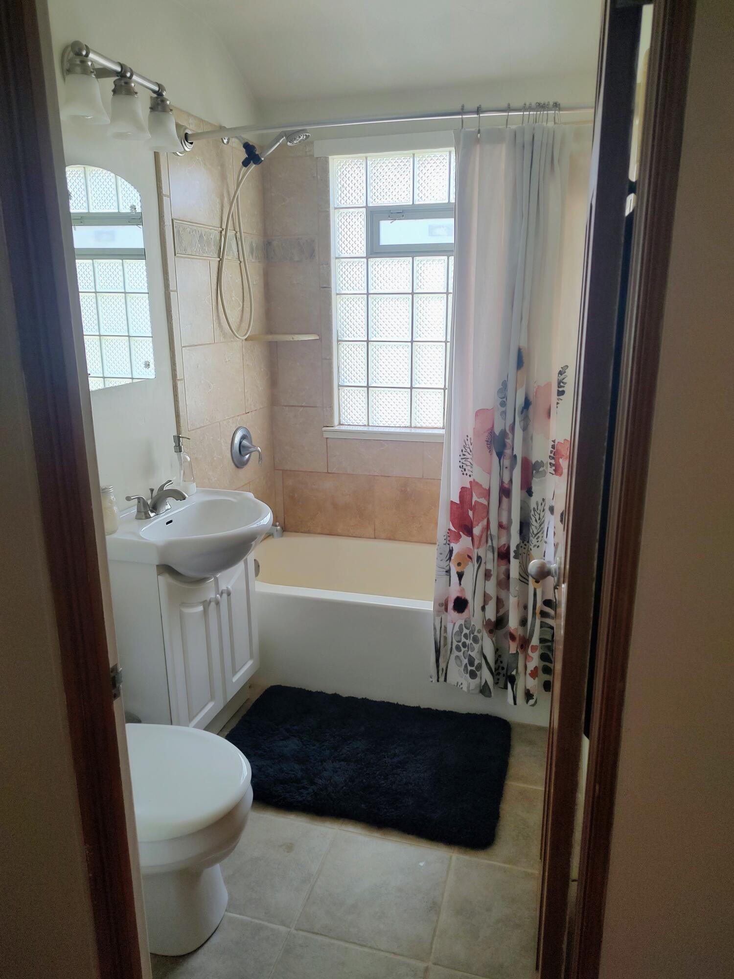 6533 West Center Street, Unit 3 Wauwatosa, WI 53210 - Photo 6 of 10 1000014425 (1)