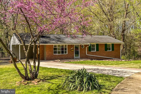 $784,000 | 5236 Ampthill Drive, Alexandria, VA 22312