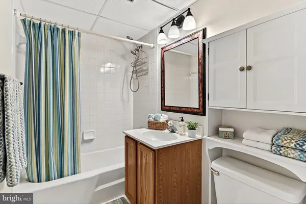 $784,000 | 5236 Ampthill Drive, Alexandria, VA 22312