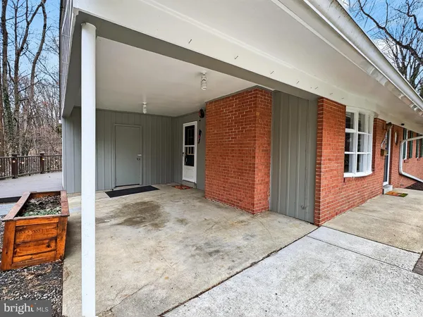 $784,000 | 5236 Ampthill Drive, Alexandria, VA 22312