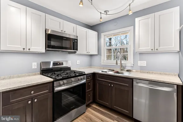 $784,000 | 5236 Ampthill Drive, Alexandria, VA 22312