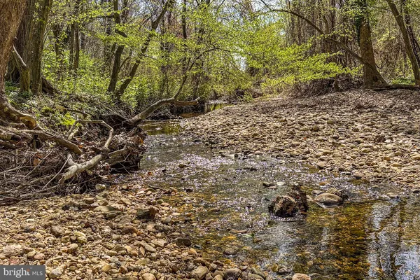 $784,000 | 5236 Ampthill Drive, Alexandria, VA 22312