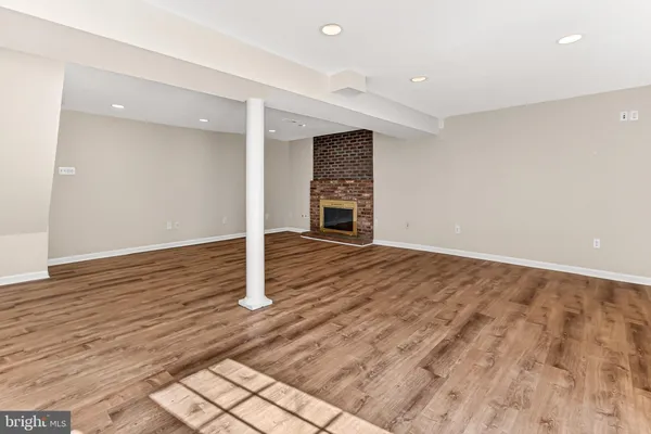 $784,000 | 5236 Ampthill Drive, Alexandria, VA 22312