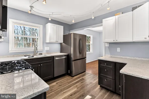 $784,000 | 5236 Ampthill Drive, Alexandria, VA 22312