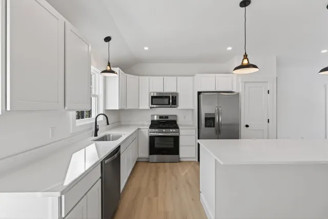 $449,000 | 33 Arrowhead Lane, Limerick, ME 04048