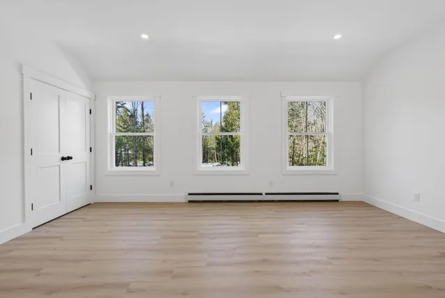 $449,000 | 33 Arrowhead Lane, Limerick, ME 04048