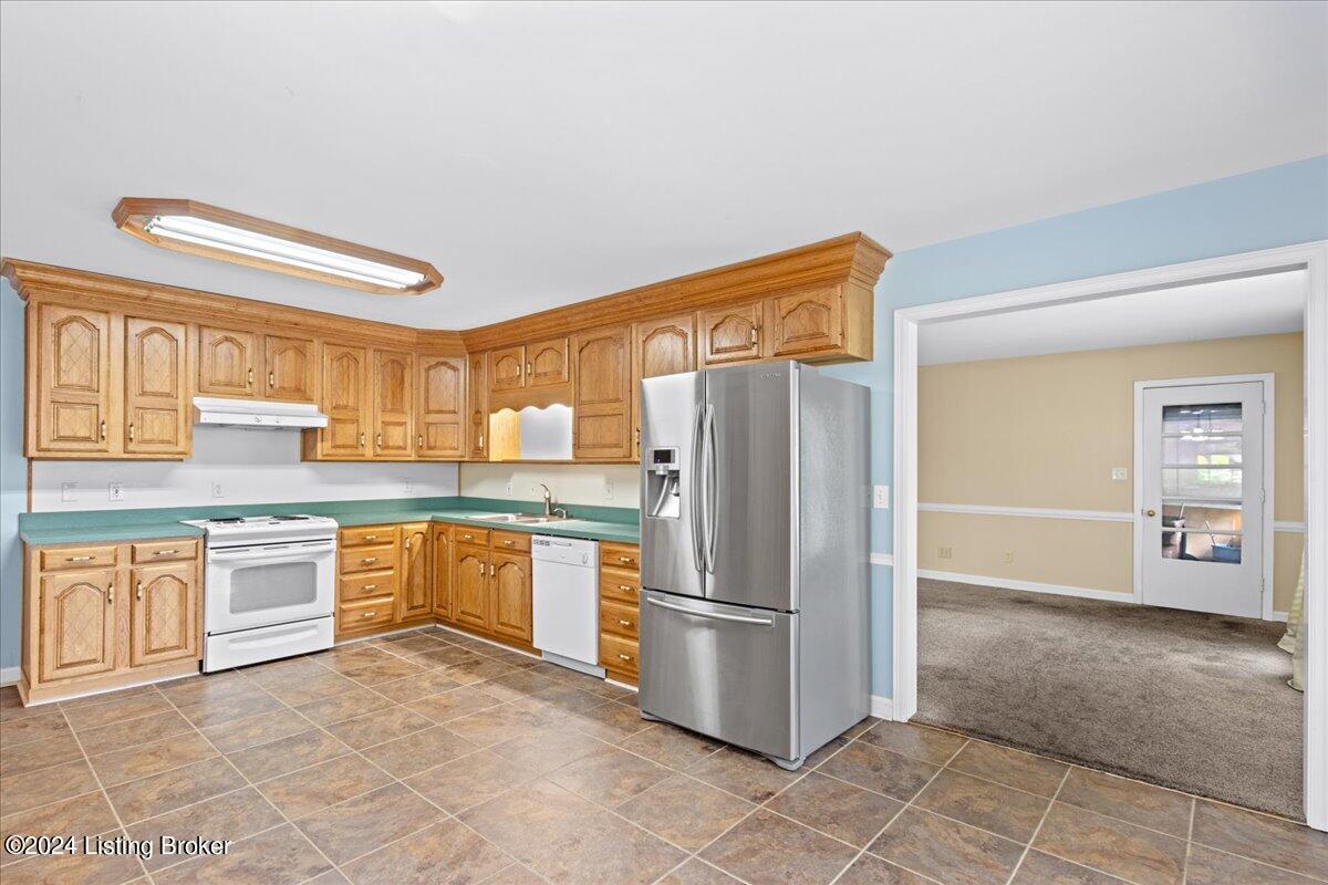 7809 Brownsboro Road Louisville, KY 40241 - Photo 11 of 42 24-696A3819