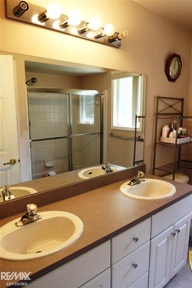39858 Dequindre Road Sterling Heights, MI 48310 - Photo 13 of 16 31397457-12.JPG