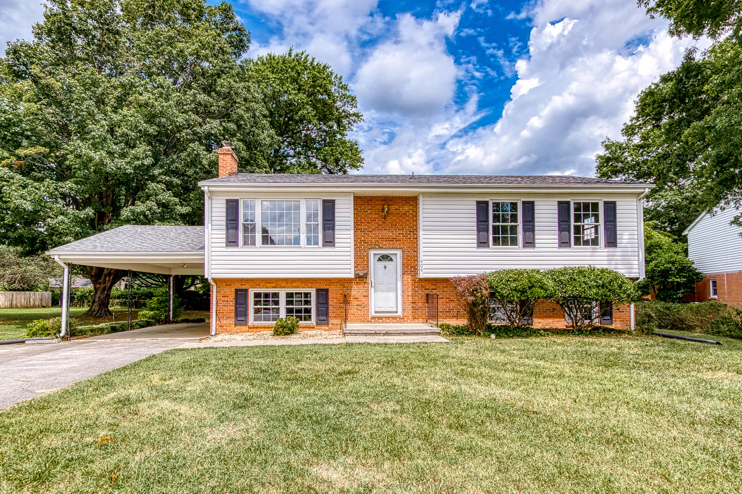 404 Highfield Road Salem, VA 24153 - Photo 1 of 45 404-Highfield-Rd-Salem-7 - Copy