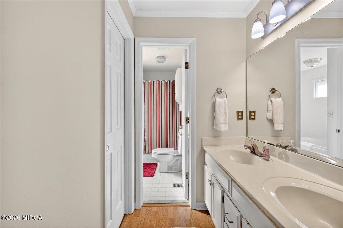 138 Rivoli Oaks Circle Macon, GA 31210 - Photo 16 of 27 Second Main Bath