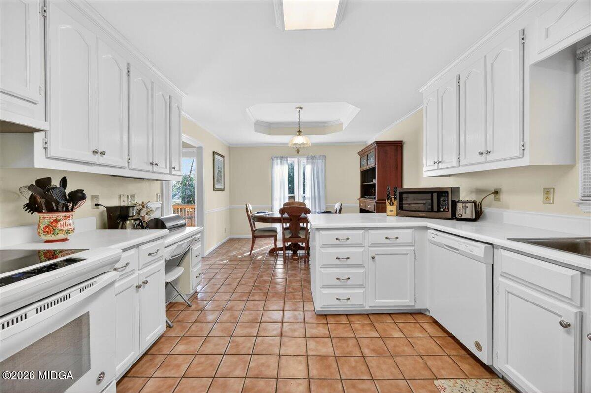 138 Rivoli Oaks Circle Macon, GA 31210 - Photo 17 of 27 Kitchen