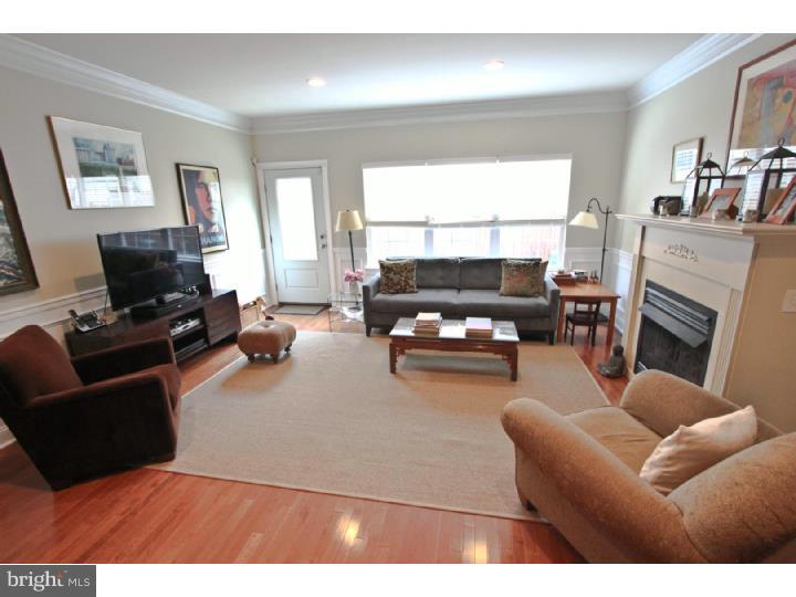 2242 Christian Street Philadelphia, PA 19146 - Photo 8 of 24 Living Room