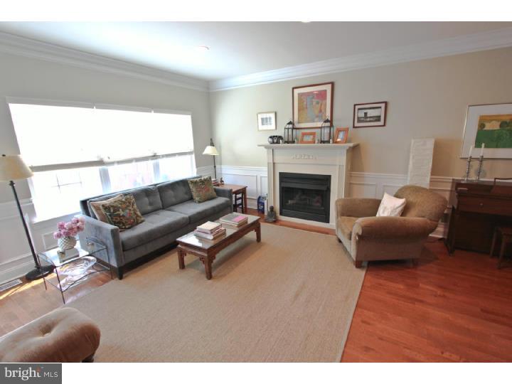 2242 Christian Street Philadelphia, PA 19146 - Photo 9 of 24 Living Room