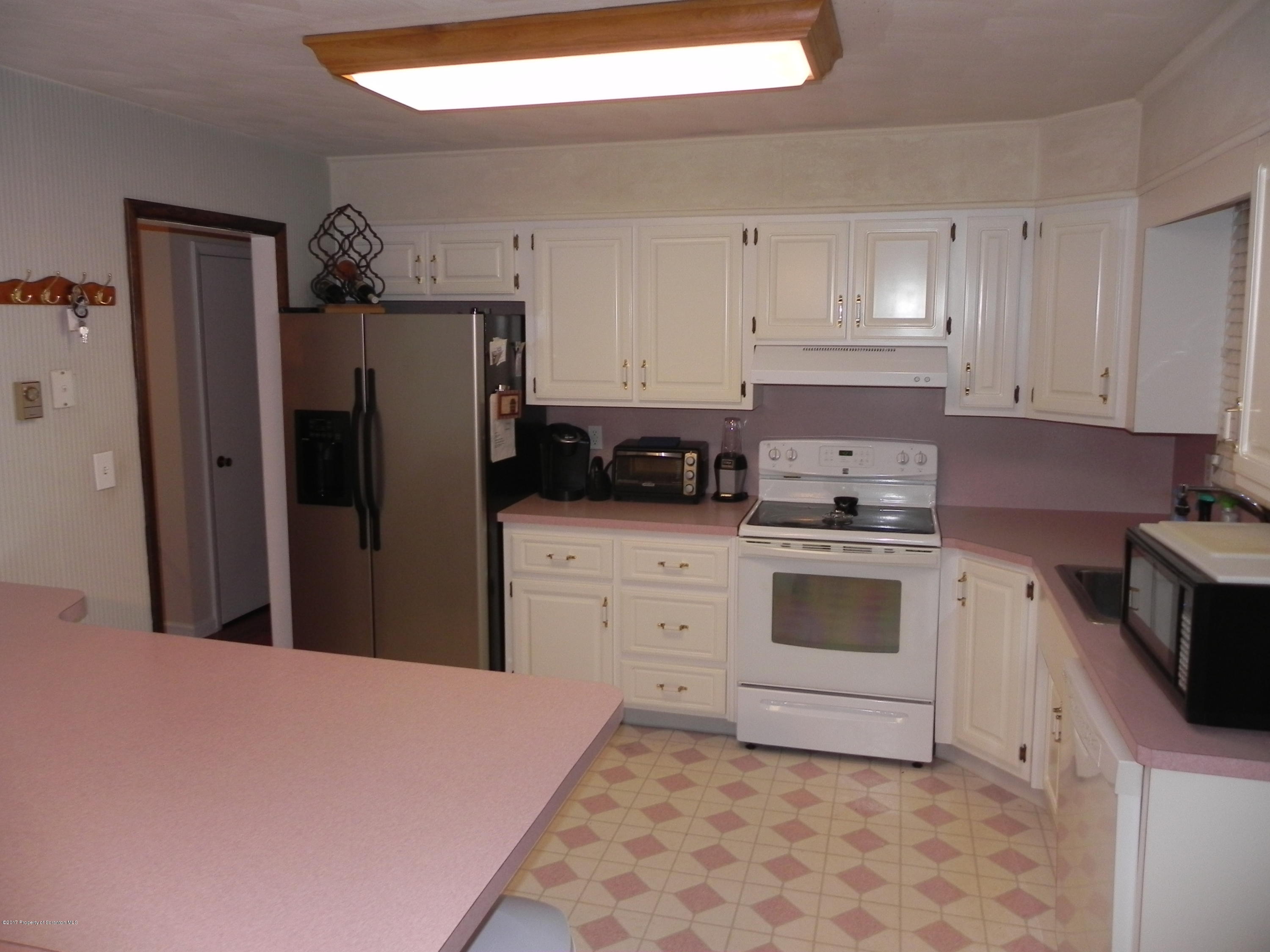 104 T Rt 367 Moscow, PA 18444 - Photo 5 of 15 Gallery Image 5