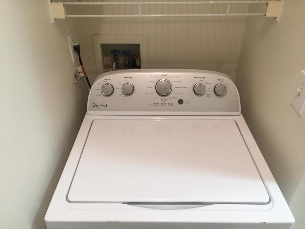 10318 Fox Trail Road South, Unit 404 Royal Palm Beach, FL 33411 - Photo 11 of 11 Laundry spa 404
