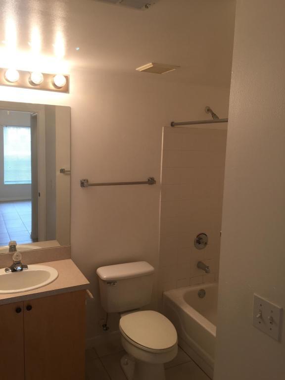 10318 Fox Trail Road South, Unit 404 Royal Palm Beach, FL 33411 - Photo 8 of 11 bath spa 404