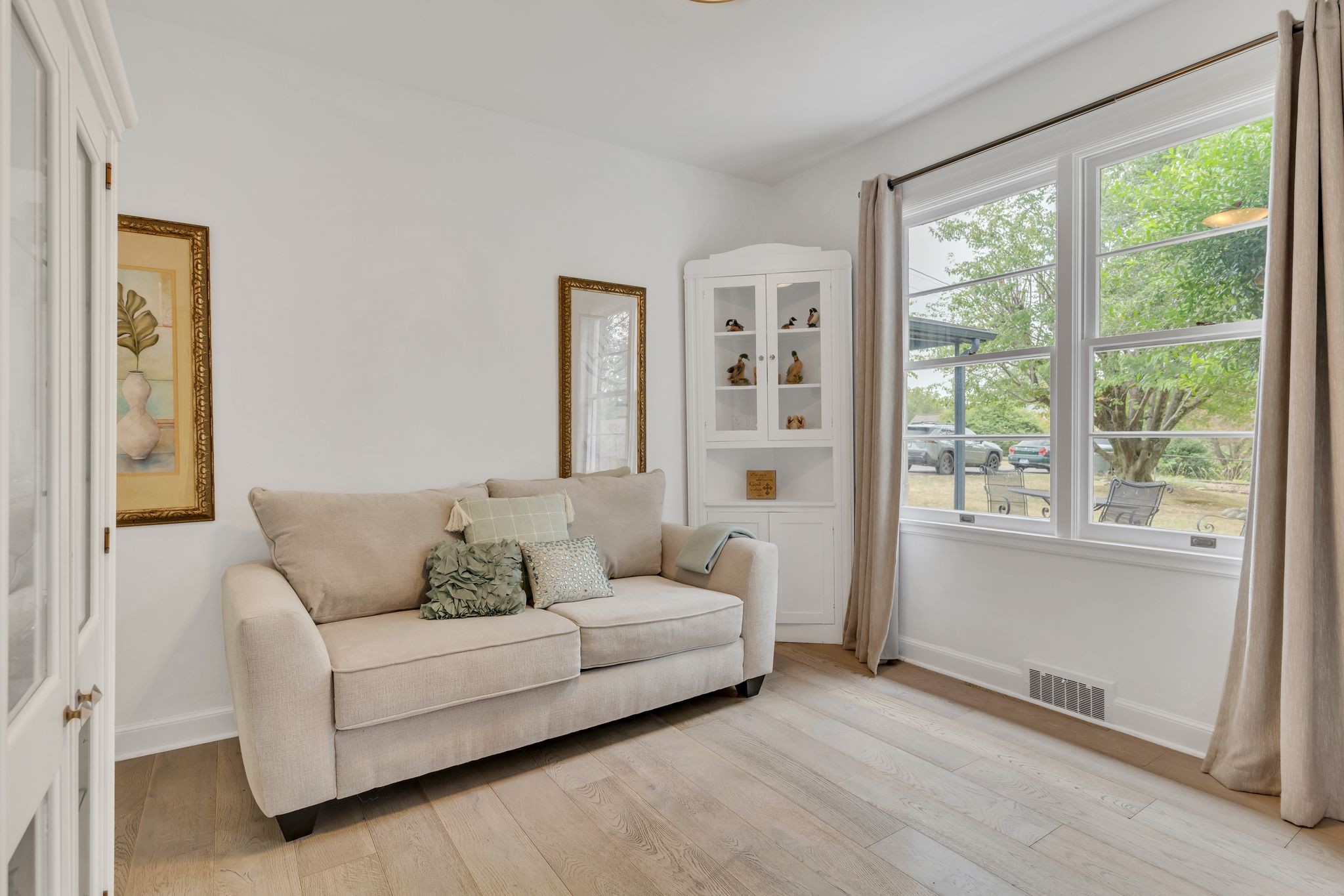 305 Connell Street Springfield, TN 37172 - Photo 20 of 46 a living room with furniture and a large window