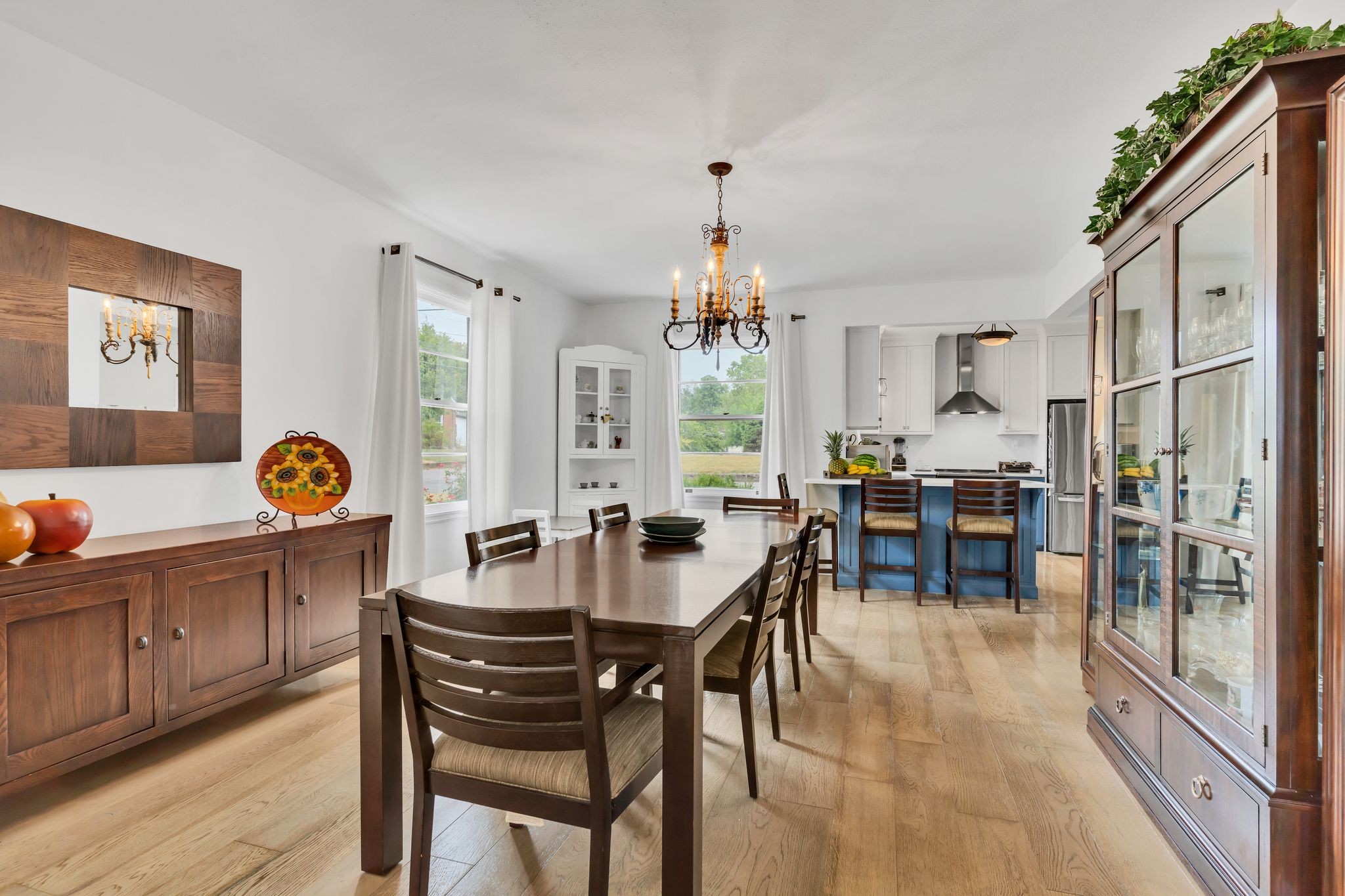 305 Connell Street Springfield, TN 37172 - Photo 10 of 46 a dining room with furniture and window