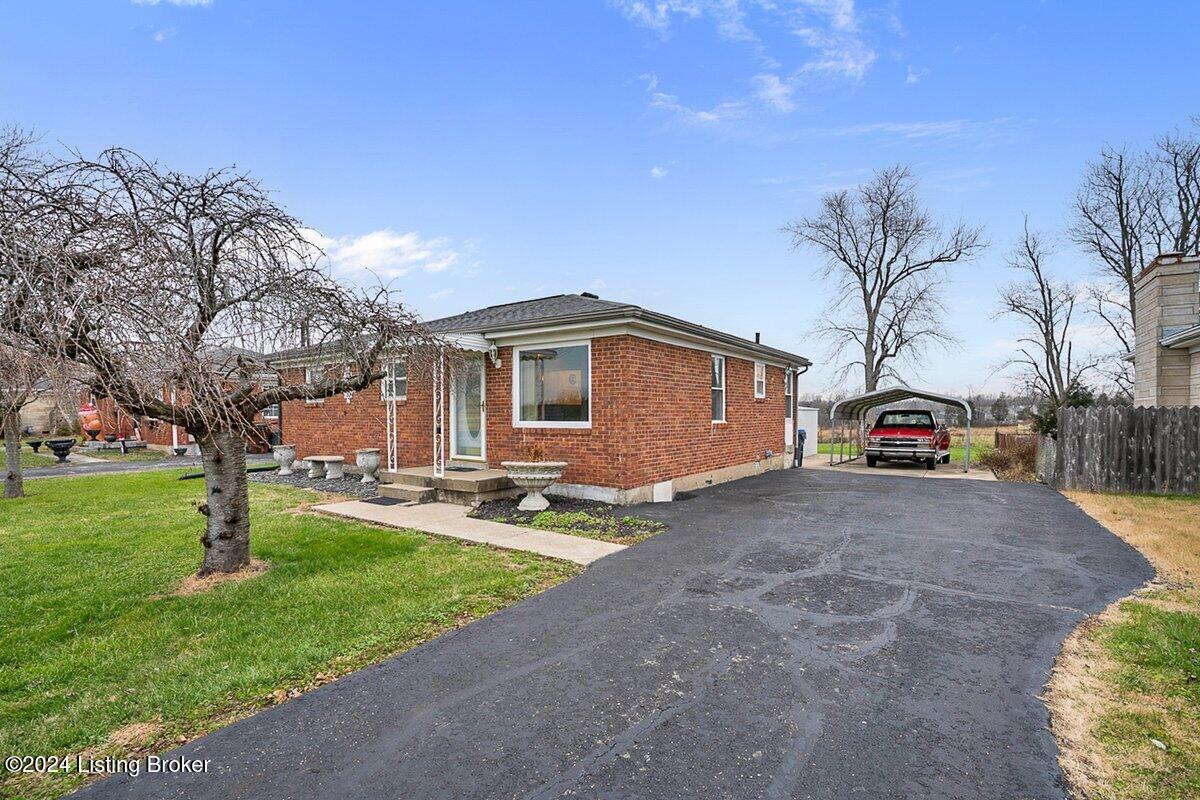 7315 Mt Washington Road Louisville, KY 40229 - Photo 3 of 29 7314-3