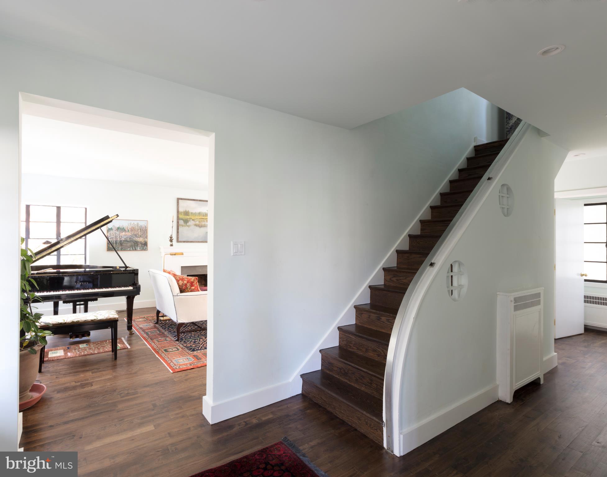 511 Murdoch Road Philadelphia, PA 19119 - Photo 2 of 24 Gallery Image 2