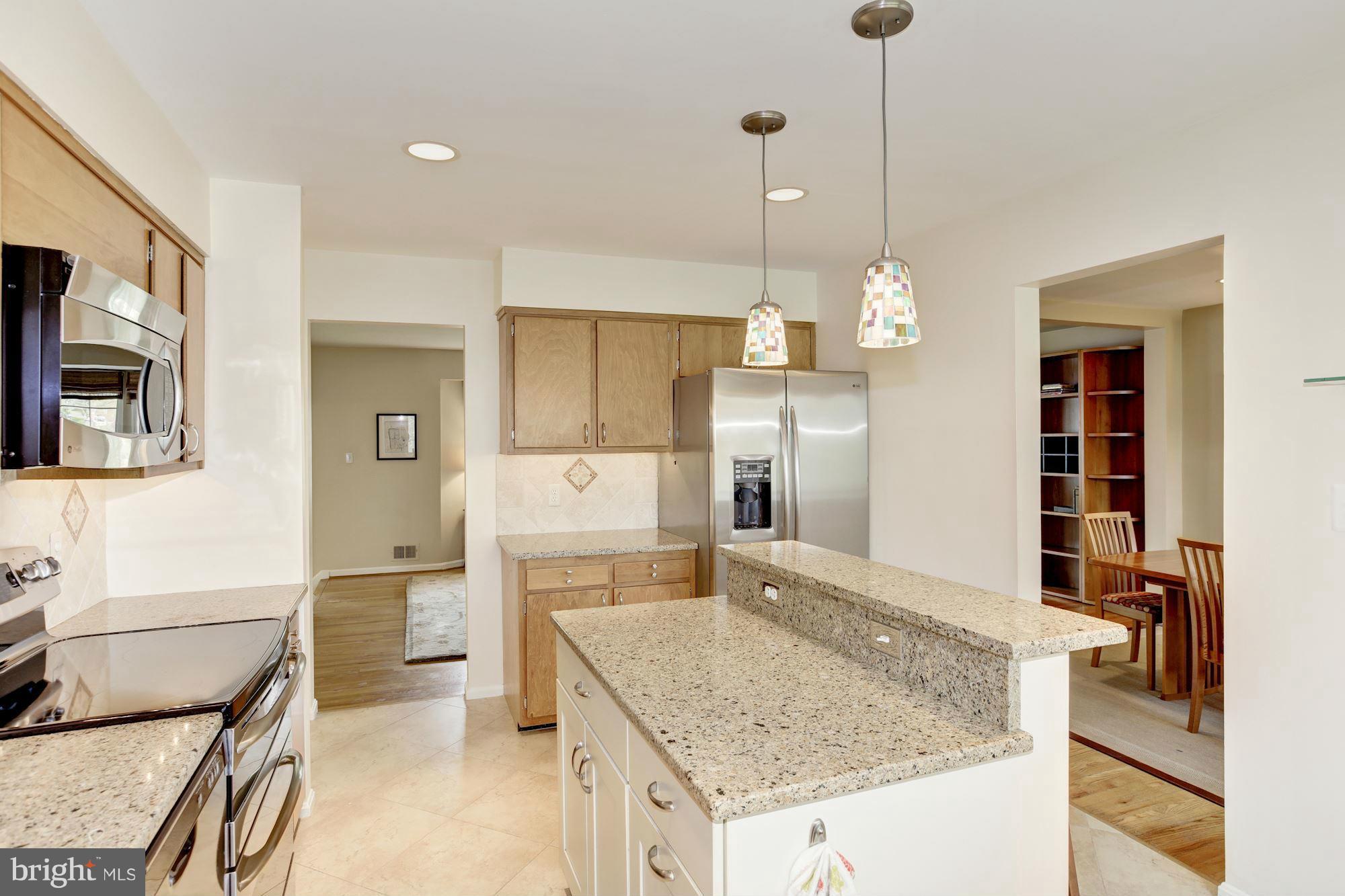 6007 Roxbury Avenue Springfield, VA 22152 - Photo 13 of 30 The chef will love cooking here.