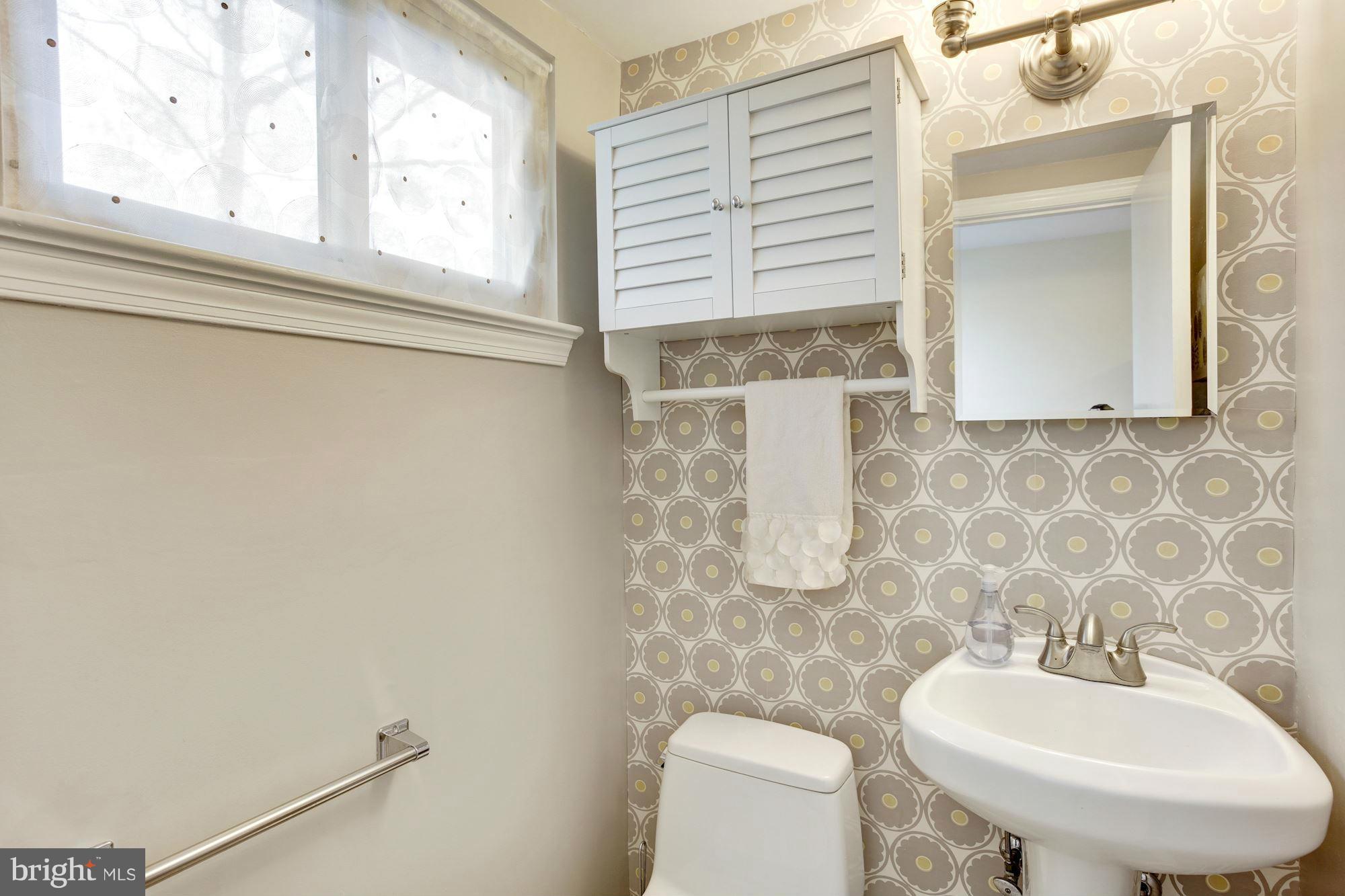 6007 Roxbury Avenue Springfield, VA 22152 - Photo 15 of 30 Half bath for guests on main level