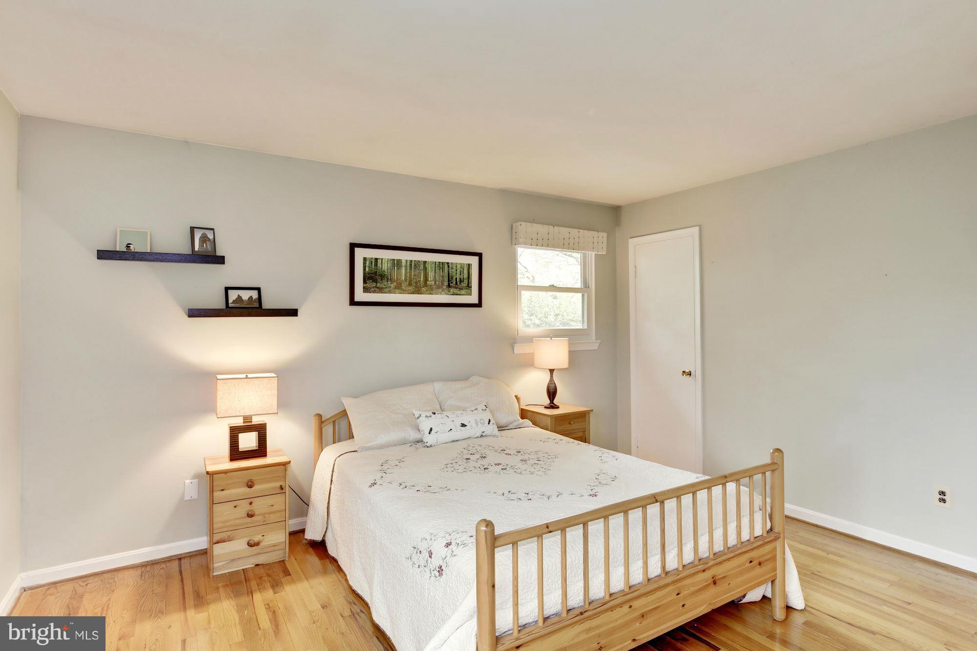 6007 Roxbury Avenue Springfield, VA 22152 - Photo 20 of 30 Space for a king-sized bed and then some!
