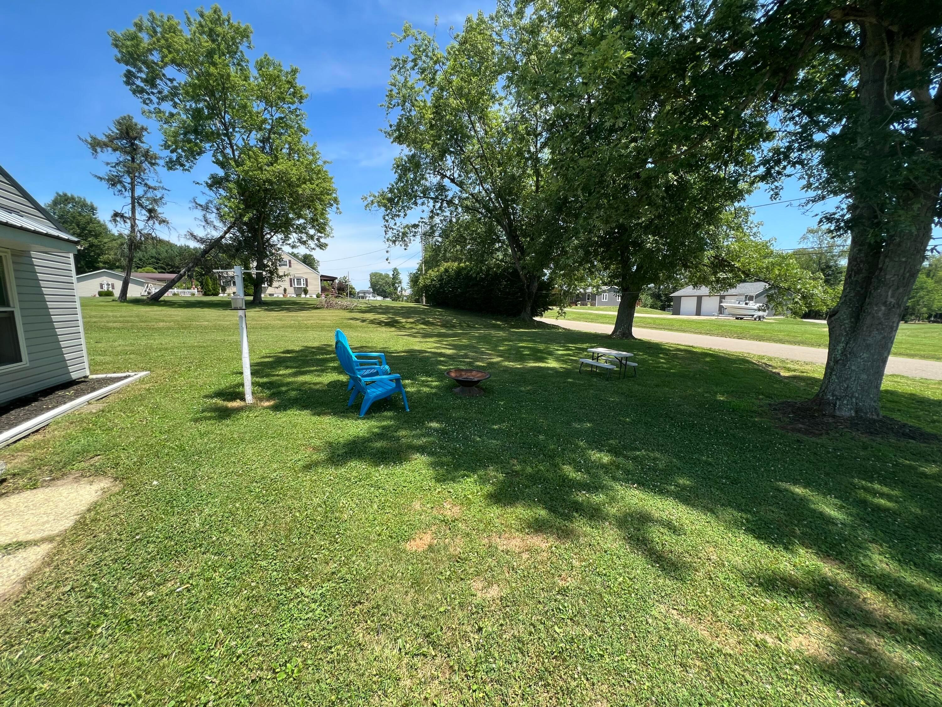 445 County Line Road Hopewell, OH 43746 - Photo 4 of 10 front yard