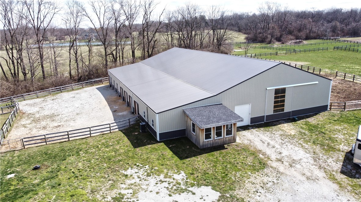 5874 Hathaway Road Lebanon, OH 45036 - Photo 9 of 62 60x120 Indoor Arena w/6 turn-out stalls and 1BR,1BA Apartment