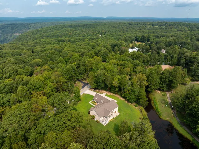 $750,000 | 1109 Montlake Road, Soddy Daisy, TN 37379