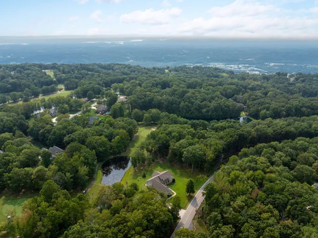 $750,000 | 1109 Montlake Road, Soddy Daisy, TN 37379
