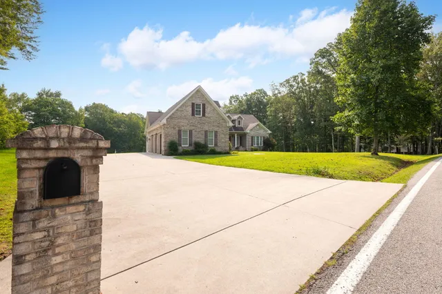 $750,000 | 1109 Montlake Road, Soddy Daisy, TN 37379