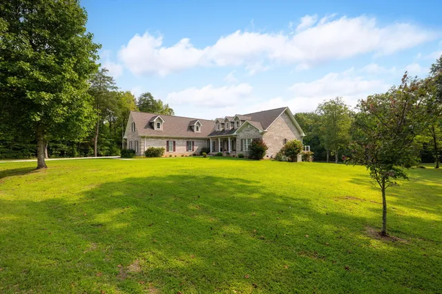 $750,000 | 1109 Montlake Road, Soddy Daisy, TN 37379