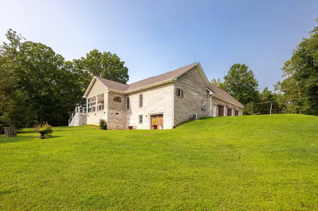 $750,000 | 1109 Montlake Road, Soddy Daisy, TN 37379