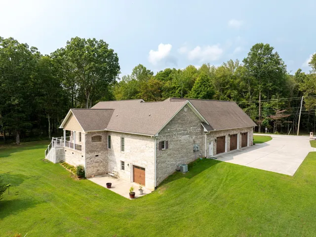 $750,000 | 1109 Montlake Road, Soddy Daisy, TN 37379