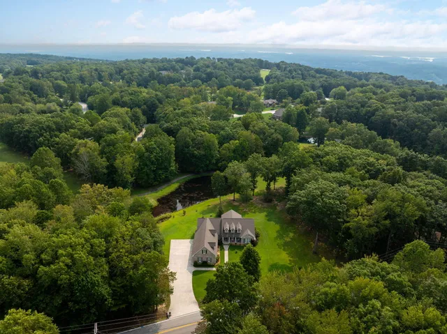 $750,000 | 1109 Montlake Road, Soddy Daisy, TN 37379