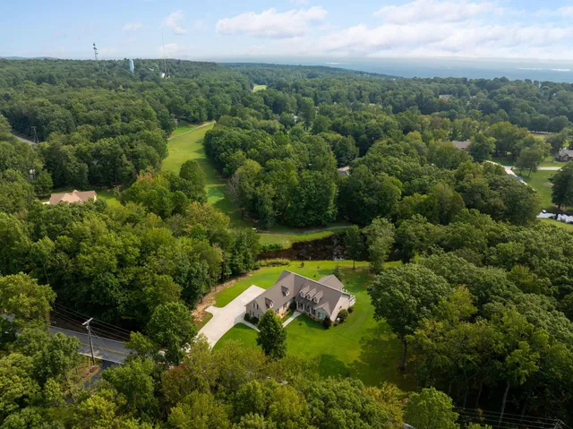 $750,000 | 1109 Montlake Road, Soddy Daisy, TN 37379