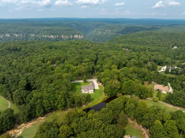 $750,000 | 1109 Montlake Road, Soddy Daisy, TN 37379