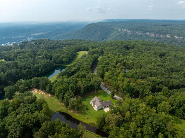 $750,000 | 1109 Montlake Road, Soddy Daisy, TN 37379
