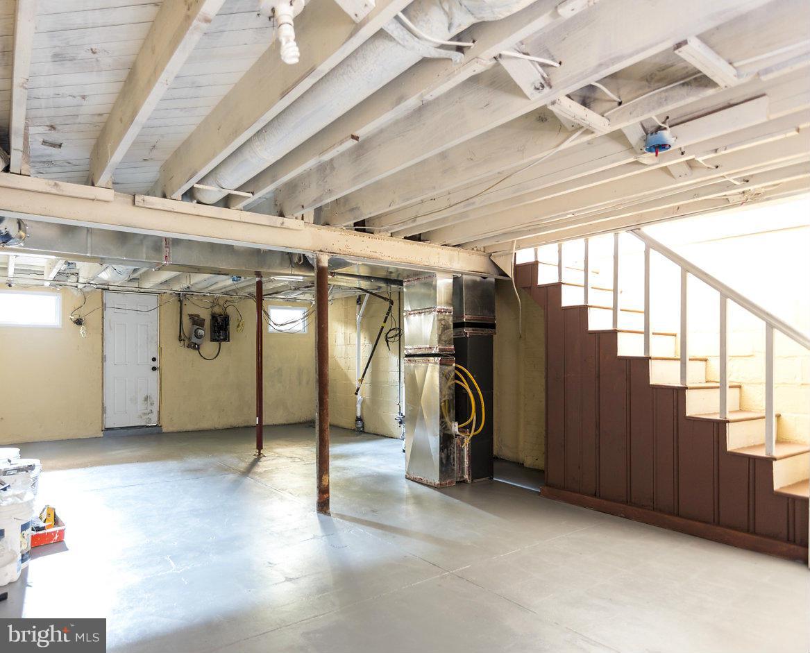 4658 Marble Hall Road Baltimore, MD 21239 - Photo 17 of 23 a view of a car garage