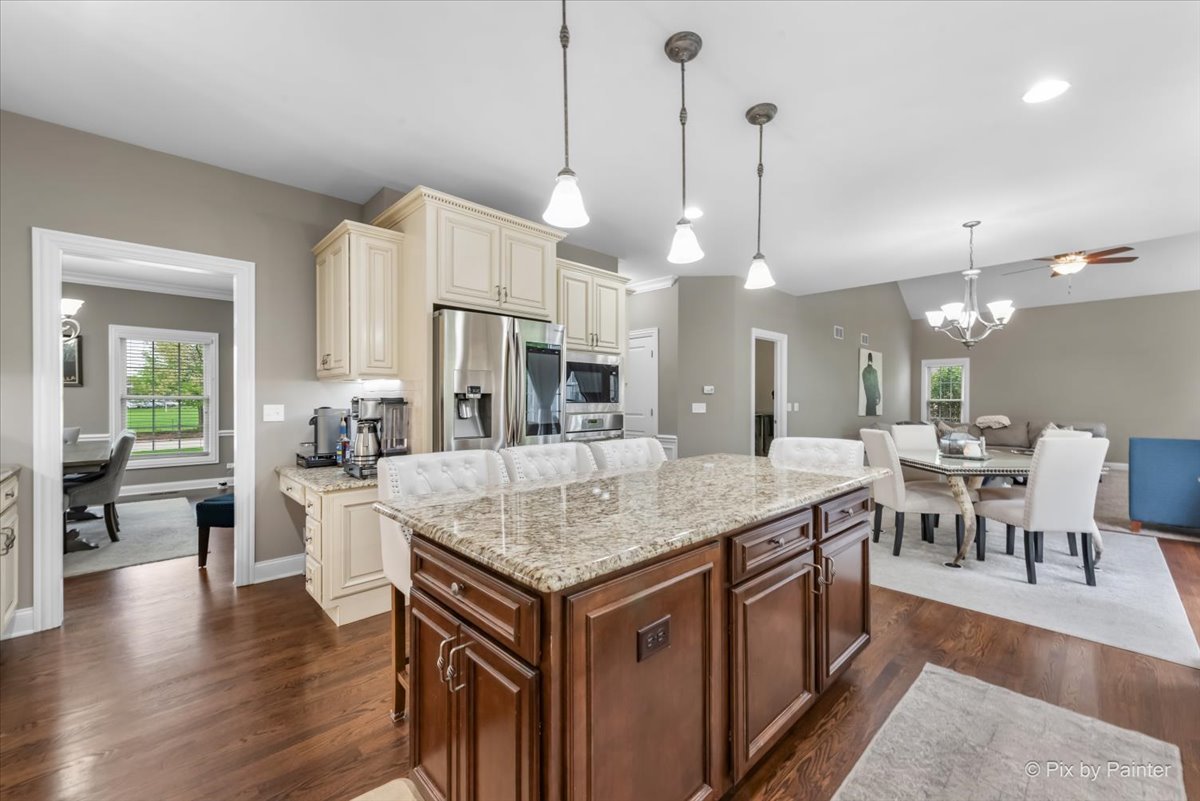 5 Walnut Ridge Court Cary, IL 60013 - Photo 9 of 39 Gallery Image 9