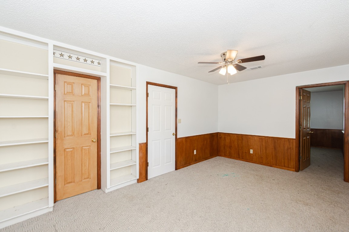 52 South Bachelor Button Street Lake Jackson, TX 77566 - Photo 24 of 45 a view of an empty room