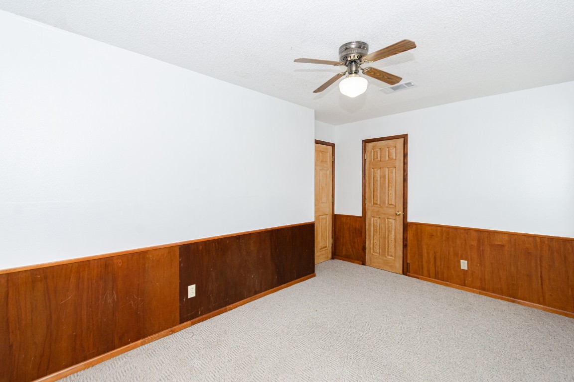 52 South Bachelor Button Street Lake Jackson, TX 77566 - Photo 32 of 45 a view of an empty room