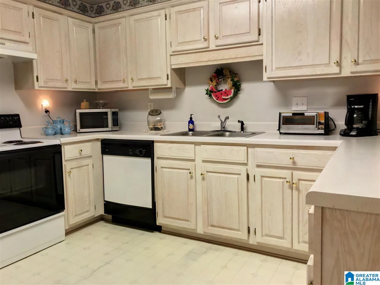 108 Wild Flower Trail Alabaster, AL 35007 - Photo 2 of 40